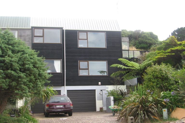 Photo of property in 15b Puketiro Avenue, Northland, Wellington, 6012