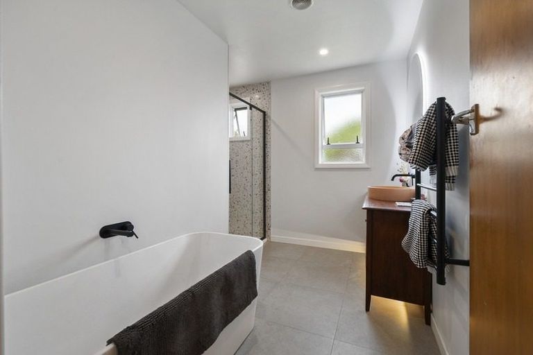 Photo of property in 63 Miro Street, Takaro, Palmerston North, 4410