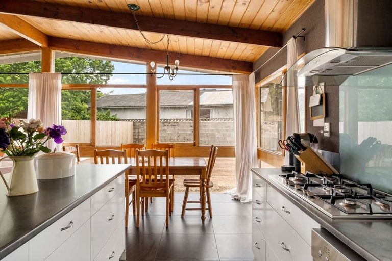 Photo of property in 111 Iranui Road, Inner Kaiti, Gisborne, 4010