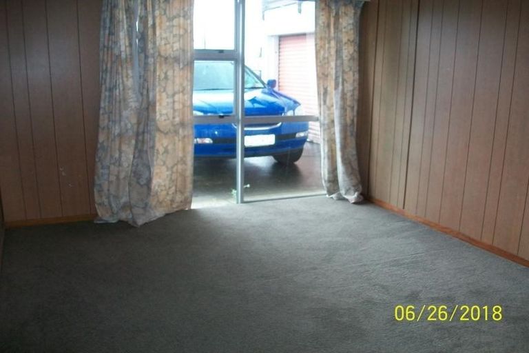 Photo of property in 40 Tomo Street, New Lynn, Auckland, 0600