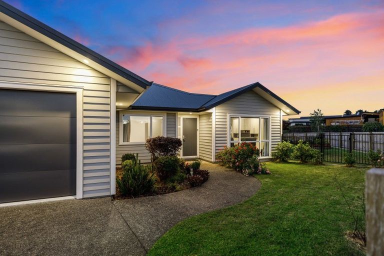Photo of property in 1 Benmore Crescent, Pyes Pa, Tauranga, 3112