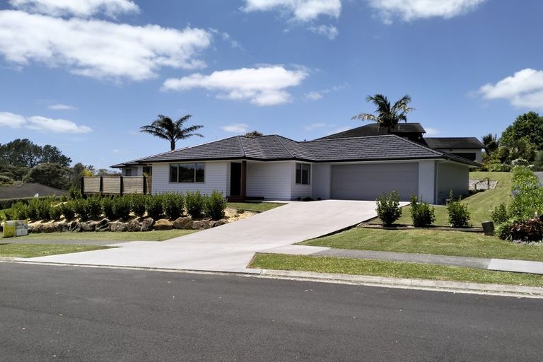 Photo of property in 20 Spinnaker Point, Haruru, 0204