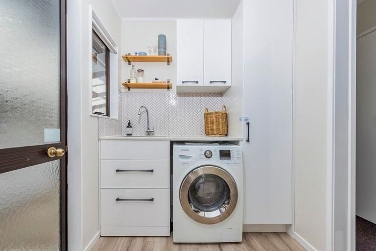 Photo of property in 194 Waitemata Drive, Ranui, Auckland, 0612