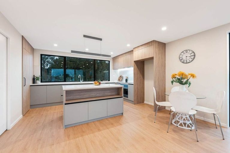 Photo of property in 4202e Great North Road, Glendene, Auckland, 0602