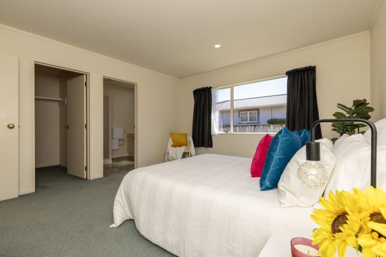 Photo of property in 22 Kowhai Grove, Raumati Beach, Paraparaumu, 5032