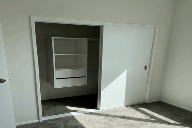 Photo of property in 43 Waipuhinui Way, Wiri, Auckland, 2104