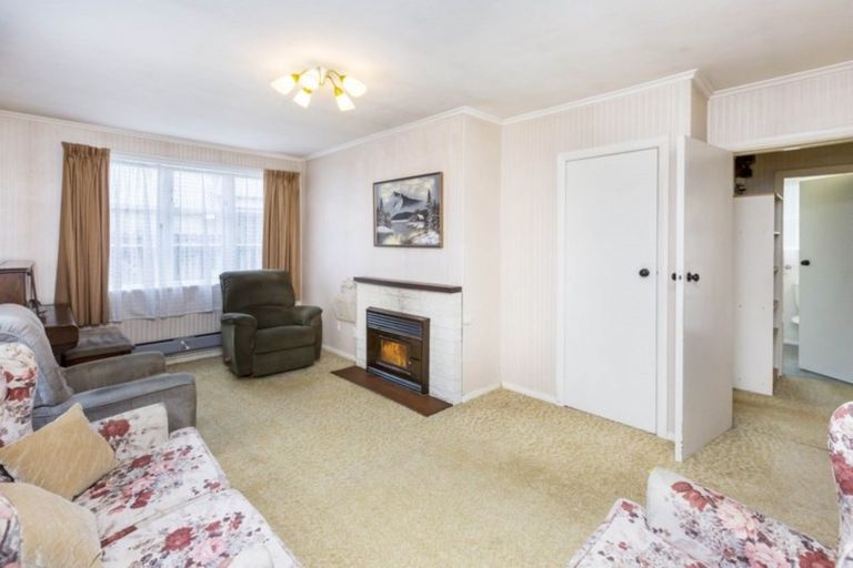 Photo of property in 5 Pearce Crescent, Taita, Lower Hutt, 5011