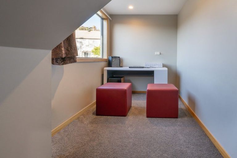 Photo of property in 12 Sycamore Place, Wanaka, 9305