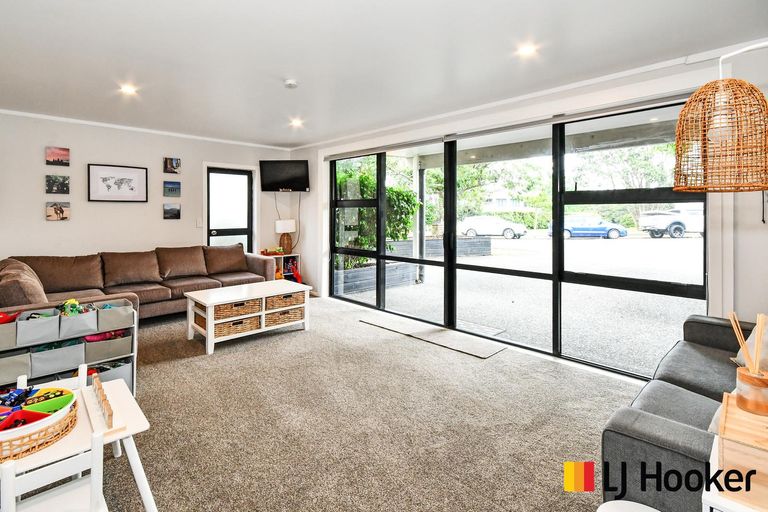 Photo of property in 33 Peretao Rise, The Gardens, Auckland, 2105