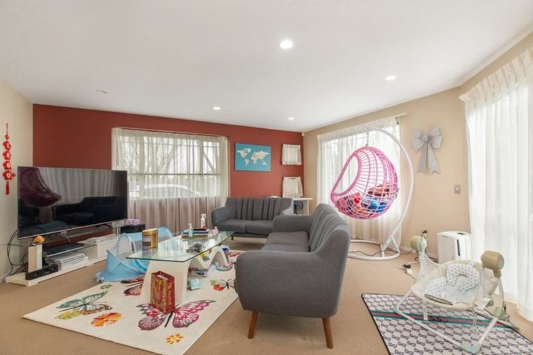 Photo of property in 25a Bluefin Way, West Harbour, Auckland, 0618