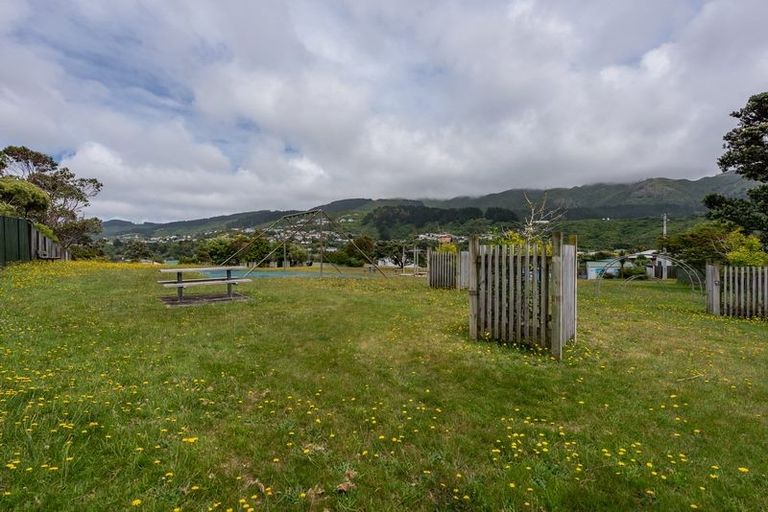 Photo of property in 17a Coates Street, Tawa, Wellington, 5028