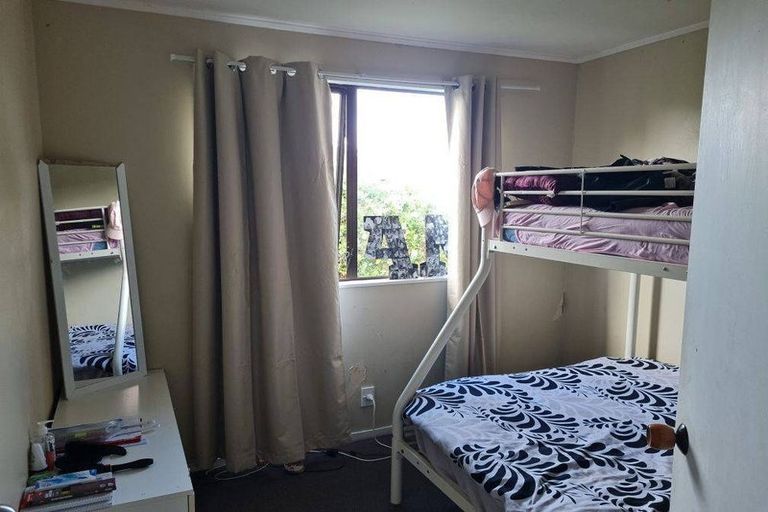 Photo of property in 2/21 Silver Creek Road, Weymouth, Auckland, 2103