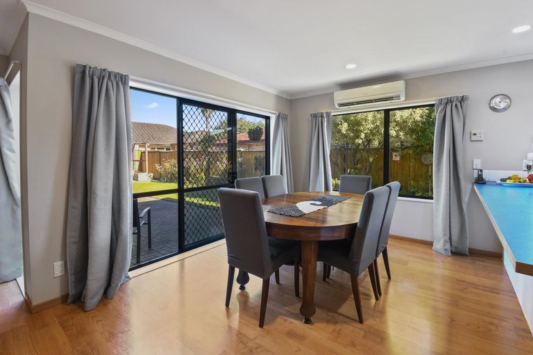Photo of property in 6 Croftview Road, Wattle Downs, Auckland, 2103