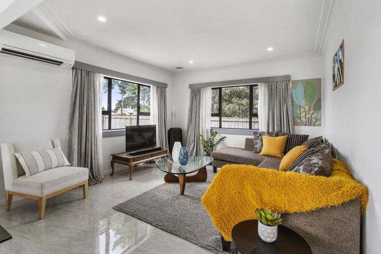 Photo of property in 12 Panorama Road, Mount Wellington, Auckland, 1060