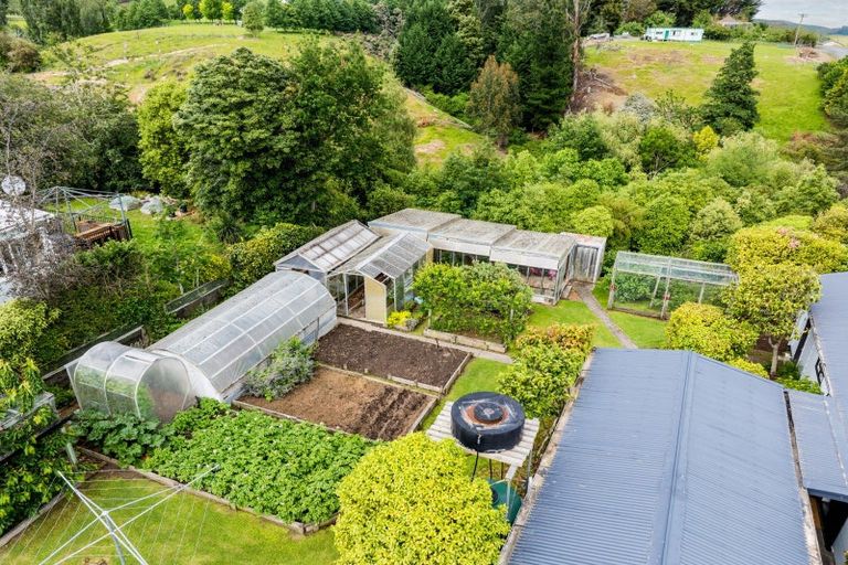 Photo of property in 31 Lake View Street, Waihola, Milton, 9073