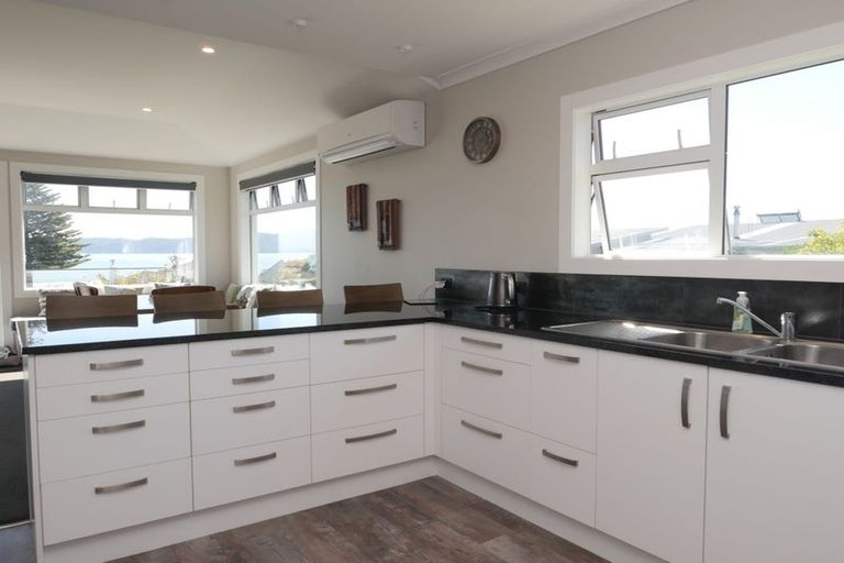 Photo of property in 104 Seaview Road, Paraparaumu Beach, Paraparaumu, 5032