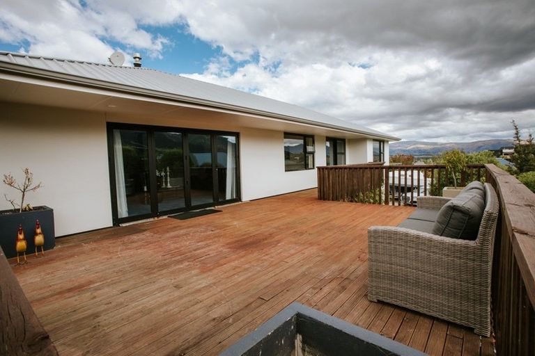 Photo of property in 11 Ellie Place, Lake Hawea, Wanaka, 9382