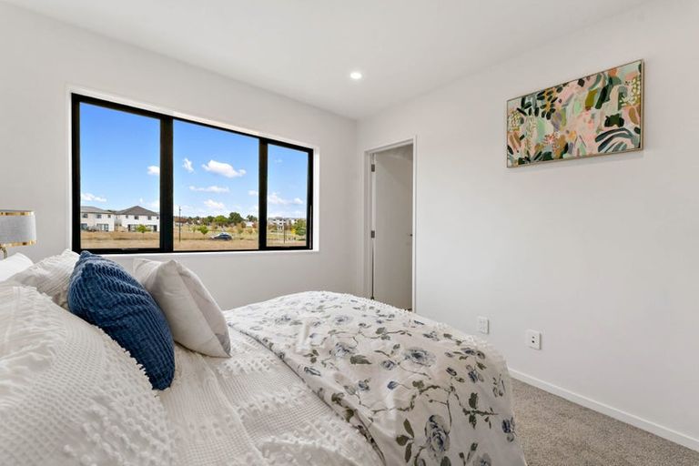 Photo of property in 12 Kapeta Lane, Karaka, 2113