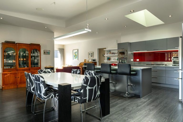 Photo of property in 21 Glentui Place, Waikawa, Picton, 7220