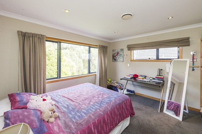Photo of property in 56 Ruapehu Drive, Fitzherbert, Palmerston North, 4410