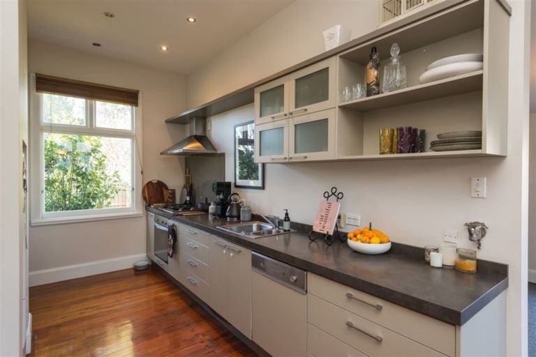 Photo of property in 124 Edward Avenue, Edgeware, Christchurch, 8013