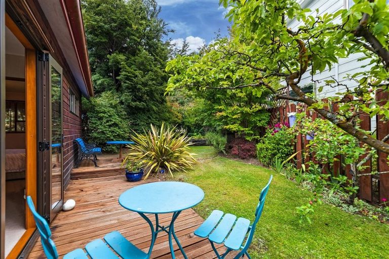 Photo of property in 6 Sequoia Place, Kelvin Heights, Queenstown, 9300