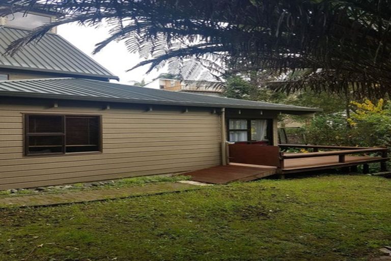 Photo of property in 20 Braemar Road, Castor Bay, Auckland, 0620