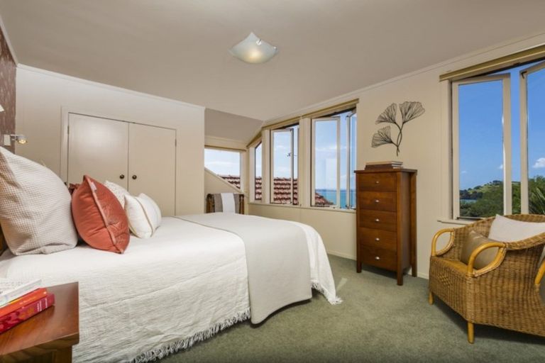 Photo of property in 122 Vauxhall Road, Narrow Neck, Auckland, 0624