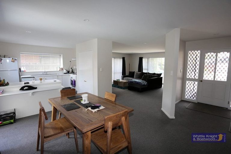 Photo of property in 90 Regency Crescent, Redwood, Christchurch, 8051