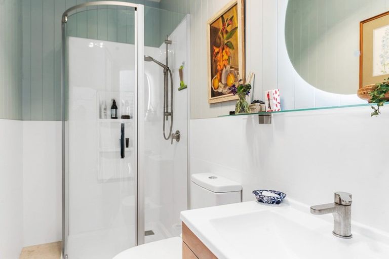 Photo of property in 180 Kawaha Point Road, Kawaha Point, Rotorua, 3010