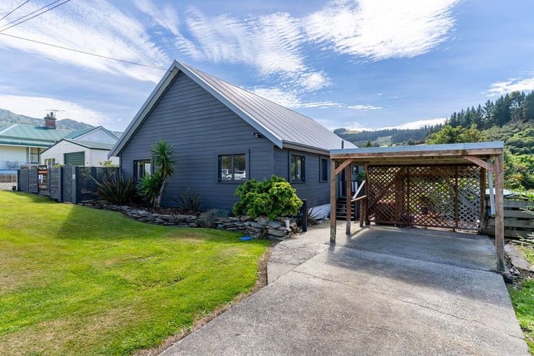 Photo of property in 18 Mill Street, Sawyers Bay, Port Chalmers, 9023