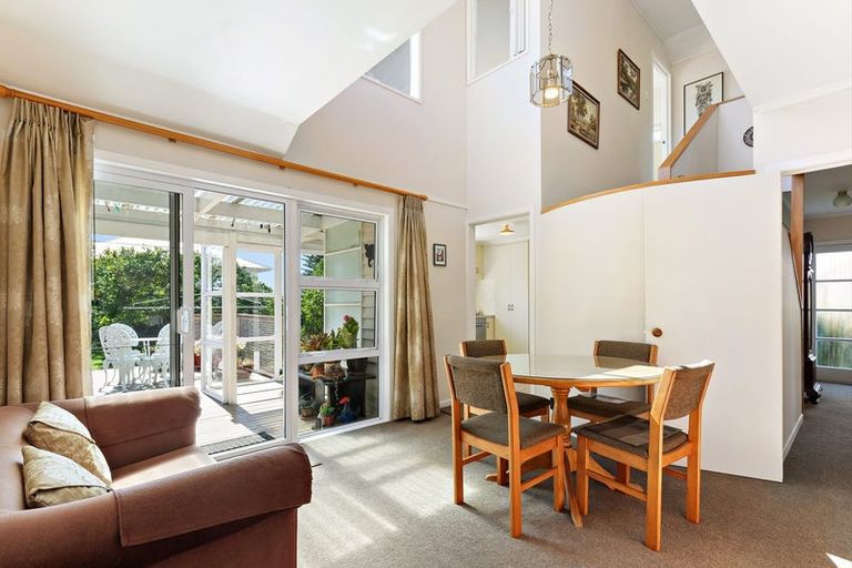 Photo of property in 19 Belmont Terrace, Milford, Auckland, 0620