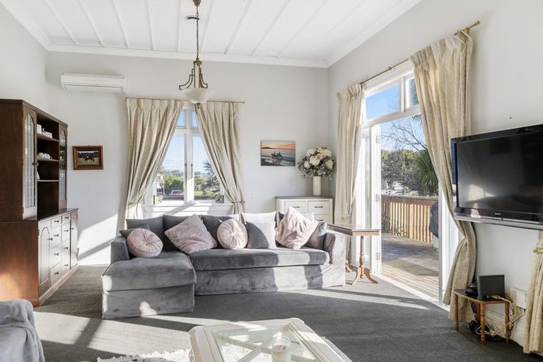 Photo of property in 98 Rangiuru Road, Otaki Beach, Otaki, 5512