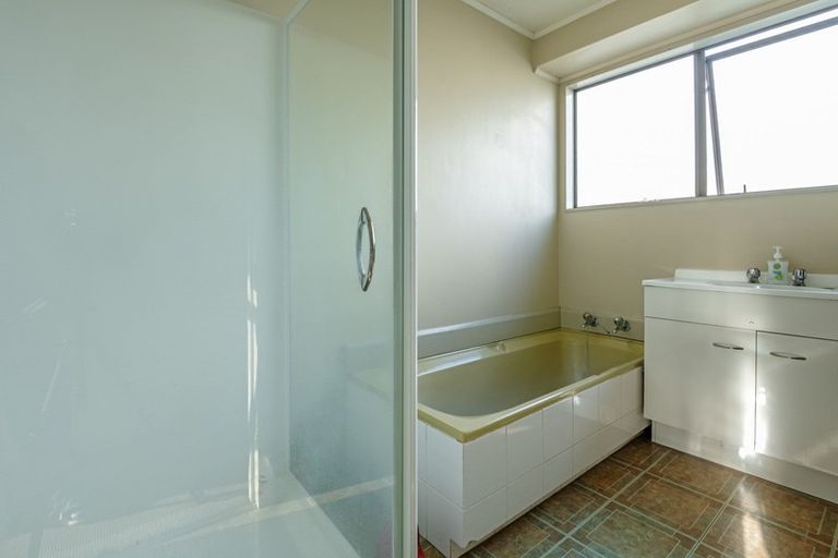 Photo of property in 9 Colonial Place, Kelvin Grove, Palmerston North, 4414