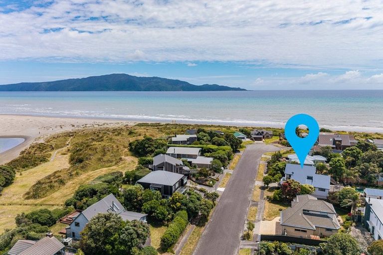 Photo of property in 5 Waiheke Street, Waikanae Beach, Waikanae, 5036