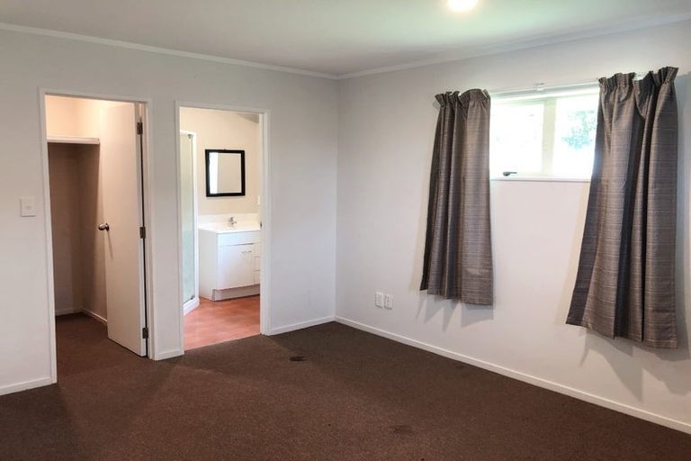 Photo of property in 36 Liddesdale Place, Papakura, 2110