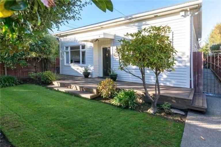 Photo of property in 36a Clare Street, Cambridge, 3434