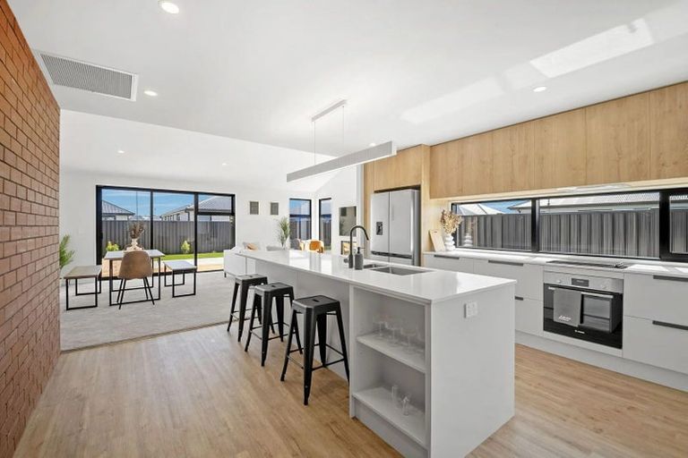 Photo of property in 15 Mcgarry Drive, Kaiapoi, 7630