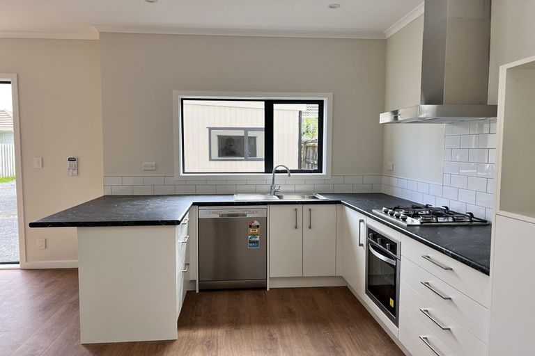 Photo of property in 392a Cambridge Terrace, Naenae, Lower Hutt, 5011