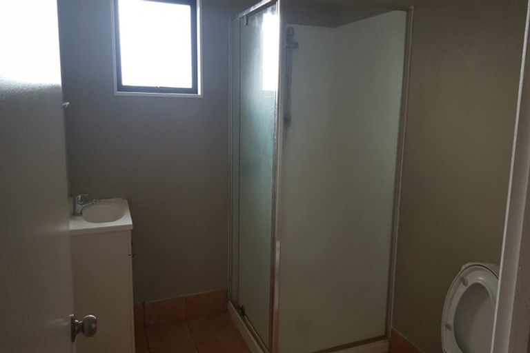 Photo of property in 6 Rhine Place, Weymouth, Auckland, 2103