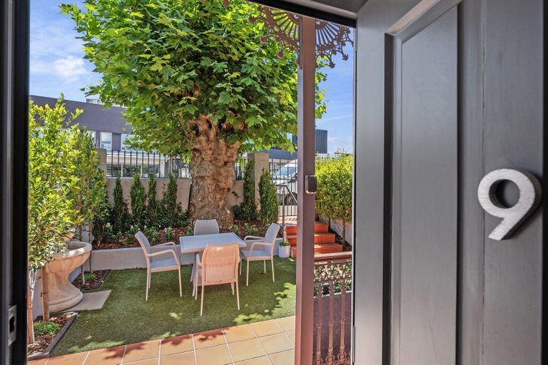 Photo of property in 9/177 Hurstmere Road, Takapuna, Auckland, 0622