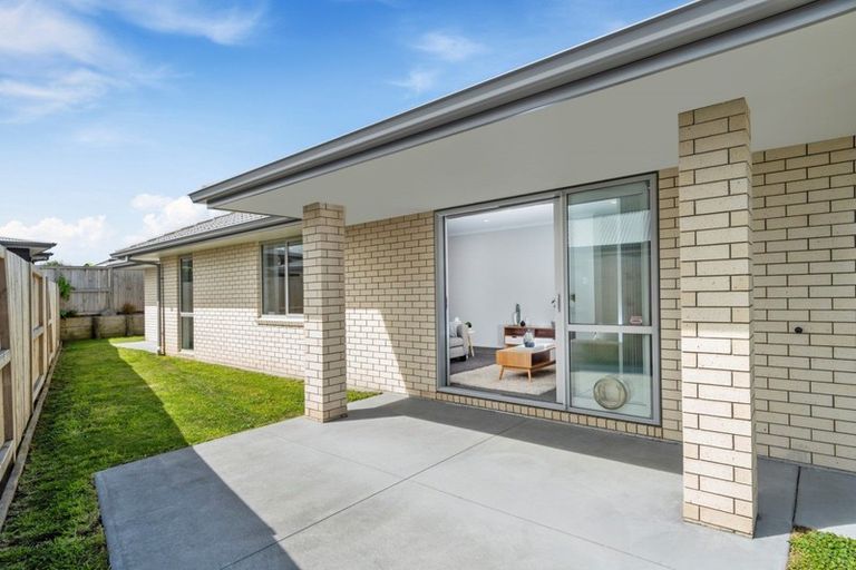 Photo of property in 37 Puhirake Crescent, Pyes Pa, Tauranga, 3112