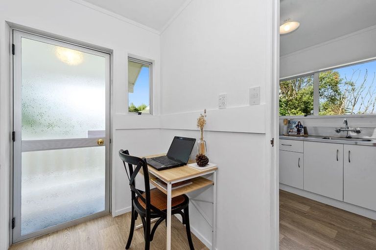 Photo of property in 77 Lake Crescent, Hamilton Lake, Hamilton, 3204