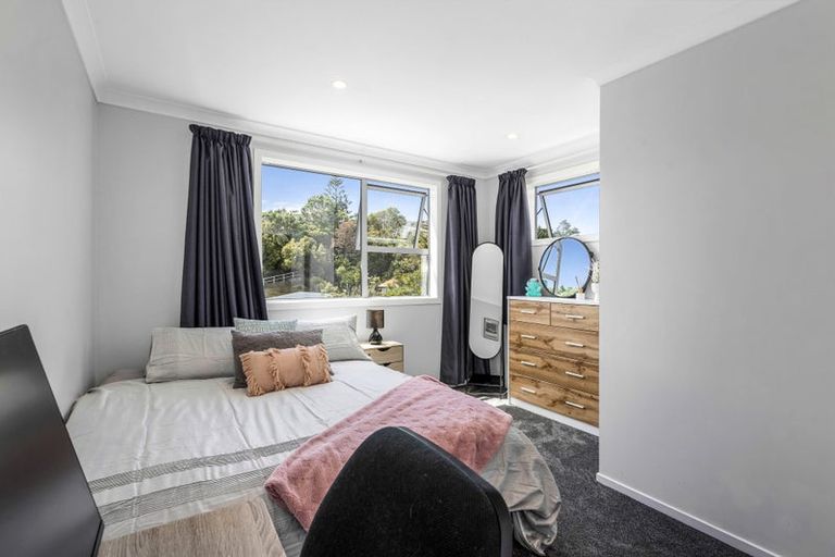 Photo of property in 107 Kenmore Street, Newlands, Wellington, 6037