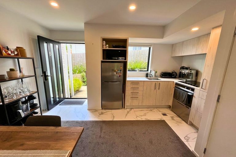 Photo of property in 5/45 Vera Road, Te Atatu South, Auckland, 0610