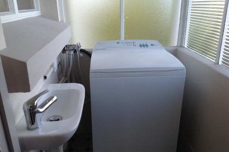 Photo of property in 1-12/48 The Bay Hill, Timaru, 7910