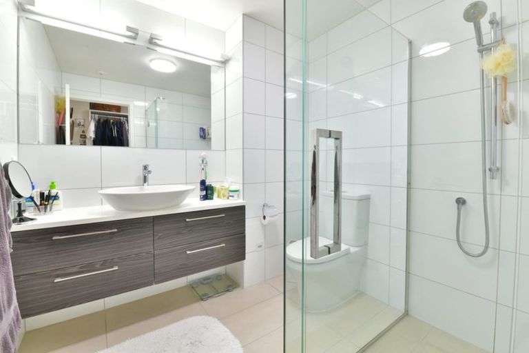 Photo of property in 2 Sunshine Terrace, Orewa, 0931