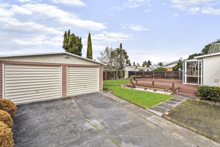 Photo of property in 15 Ashbury Avenue, Silverdale, Hamilton, 3216
