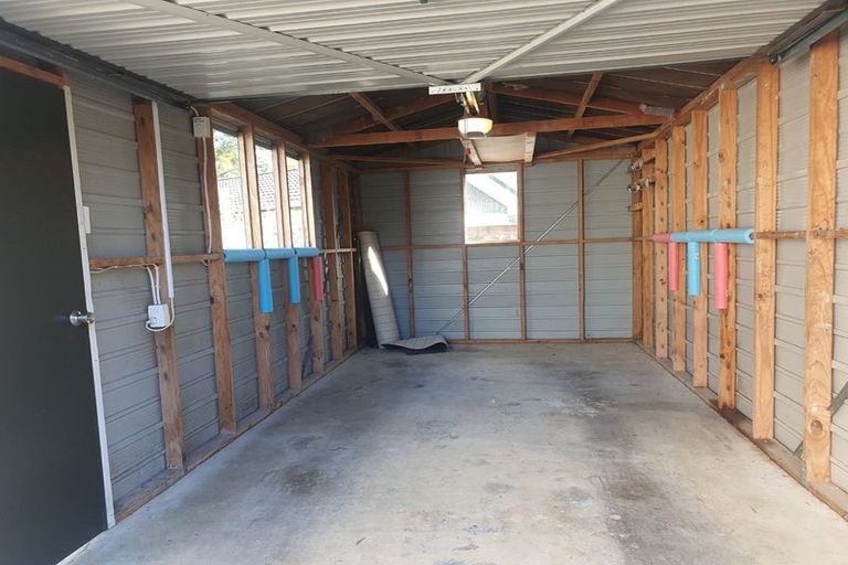 Photo of property in 1/107 Archmillen Avenue, Pakuranga Heights, Auckland, 2010