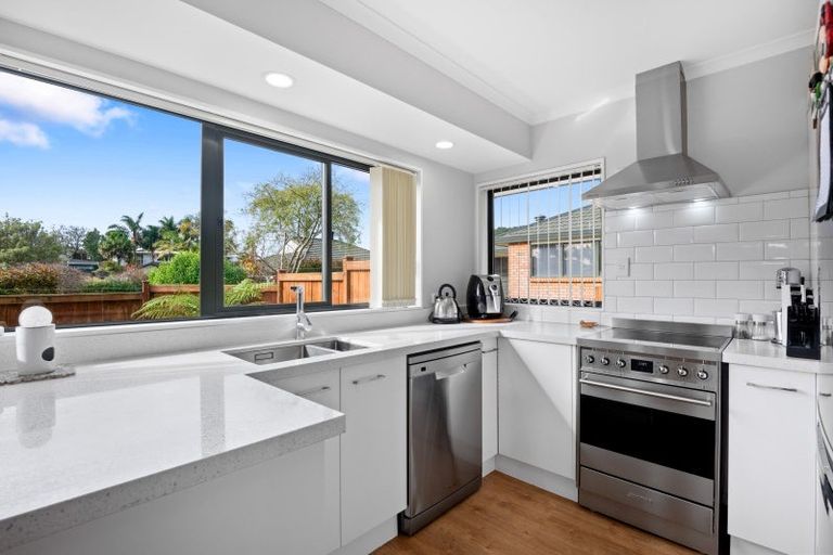 Photo of property in 9 Tom Keven Way, Pukekohe, 2120